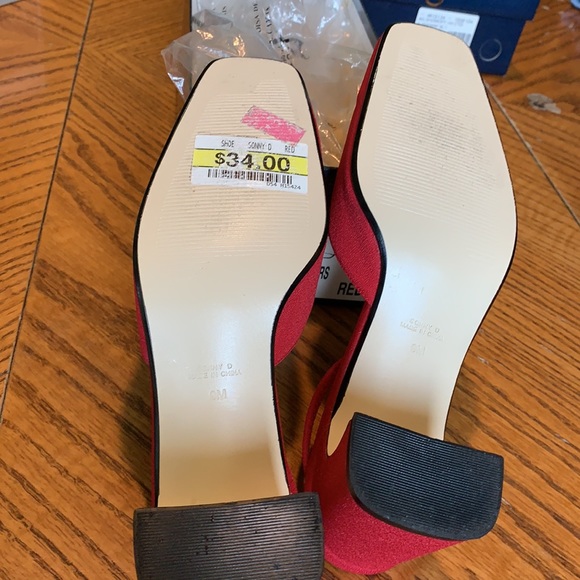 LAURA  SCOTT - Picture 8 of 9